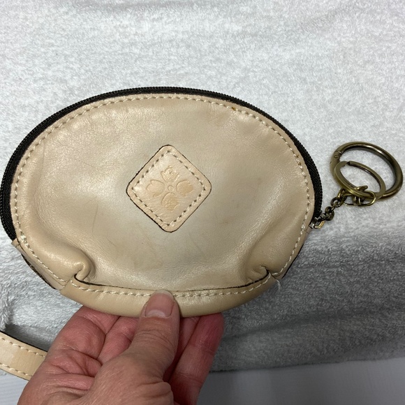 Patricia Nash Sabina Tooled Leather Drawstring Bucket Crossbody - Picture 5 of 16